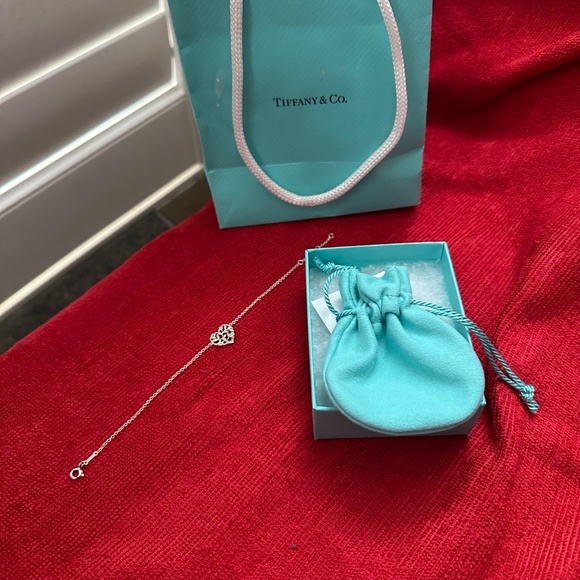 Tiffany (Paloma Picasso) Olive Leaf Heart Bracelet - Picture 2 of 5